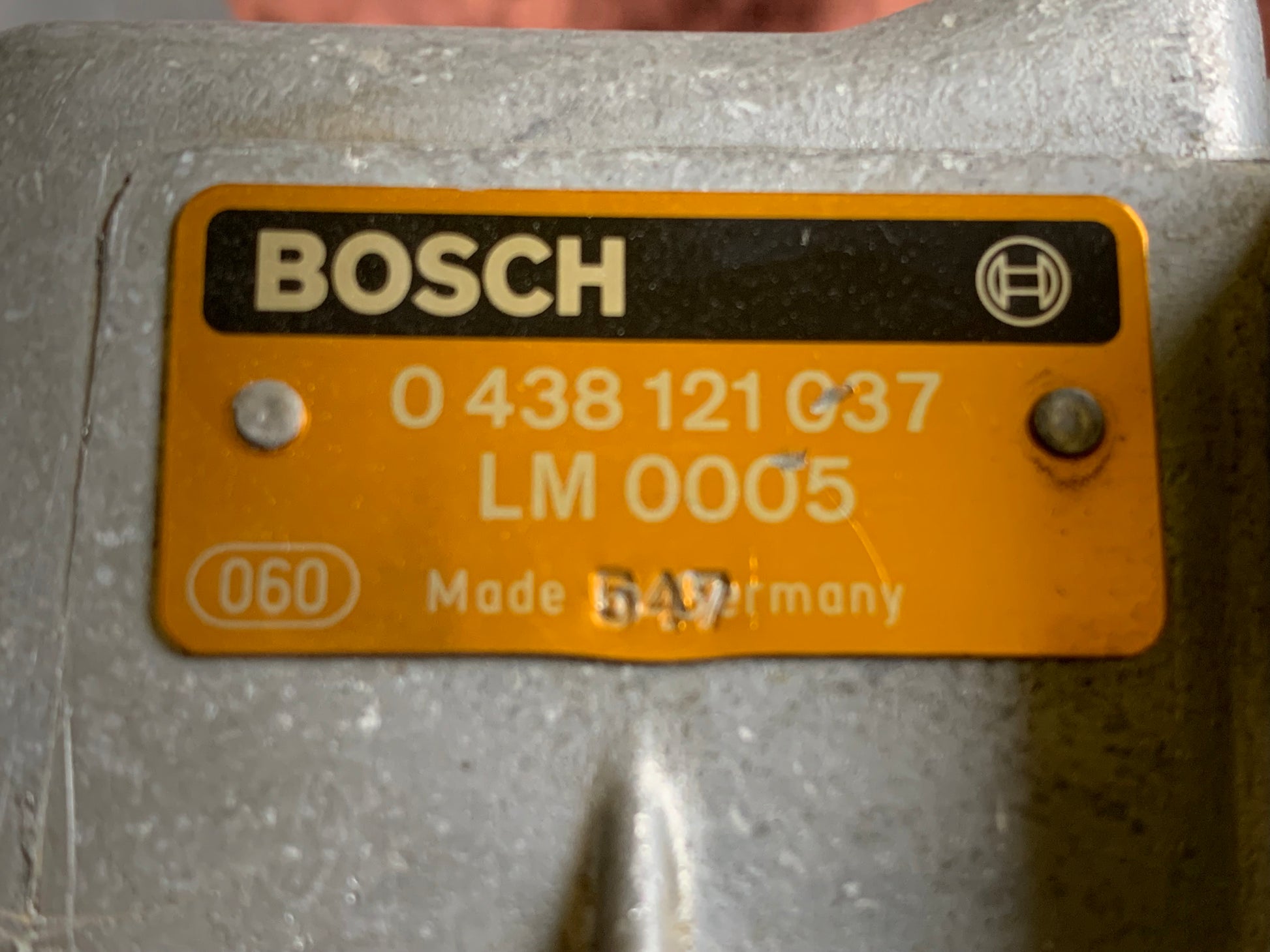 Bosch Air Mass Sensor Meter Mercedes W126 - 0438121037 - A0000742414 - new old stock.