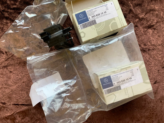 Genuine Mercedes Seat Switch - 0038201310