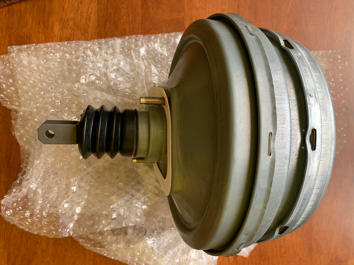 Genuine Mercedes Brand New TS
Brake Booster Unit - R107/W124/W126 -
A0044306530 - new.