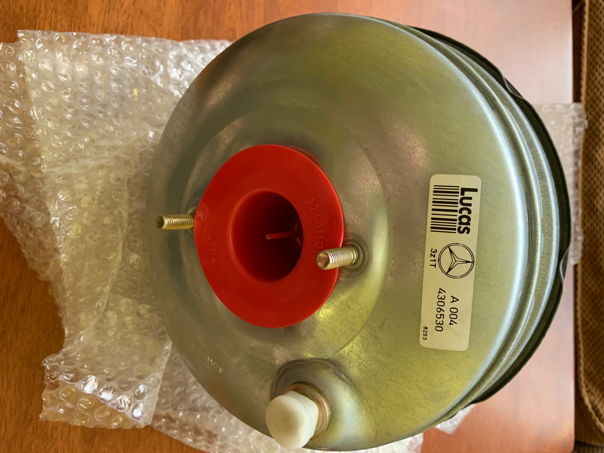 Genuine Mercedes Brand New TS
Brake Booster Unit - R107/W124/W126 -
A0044306530 - new.