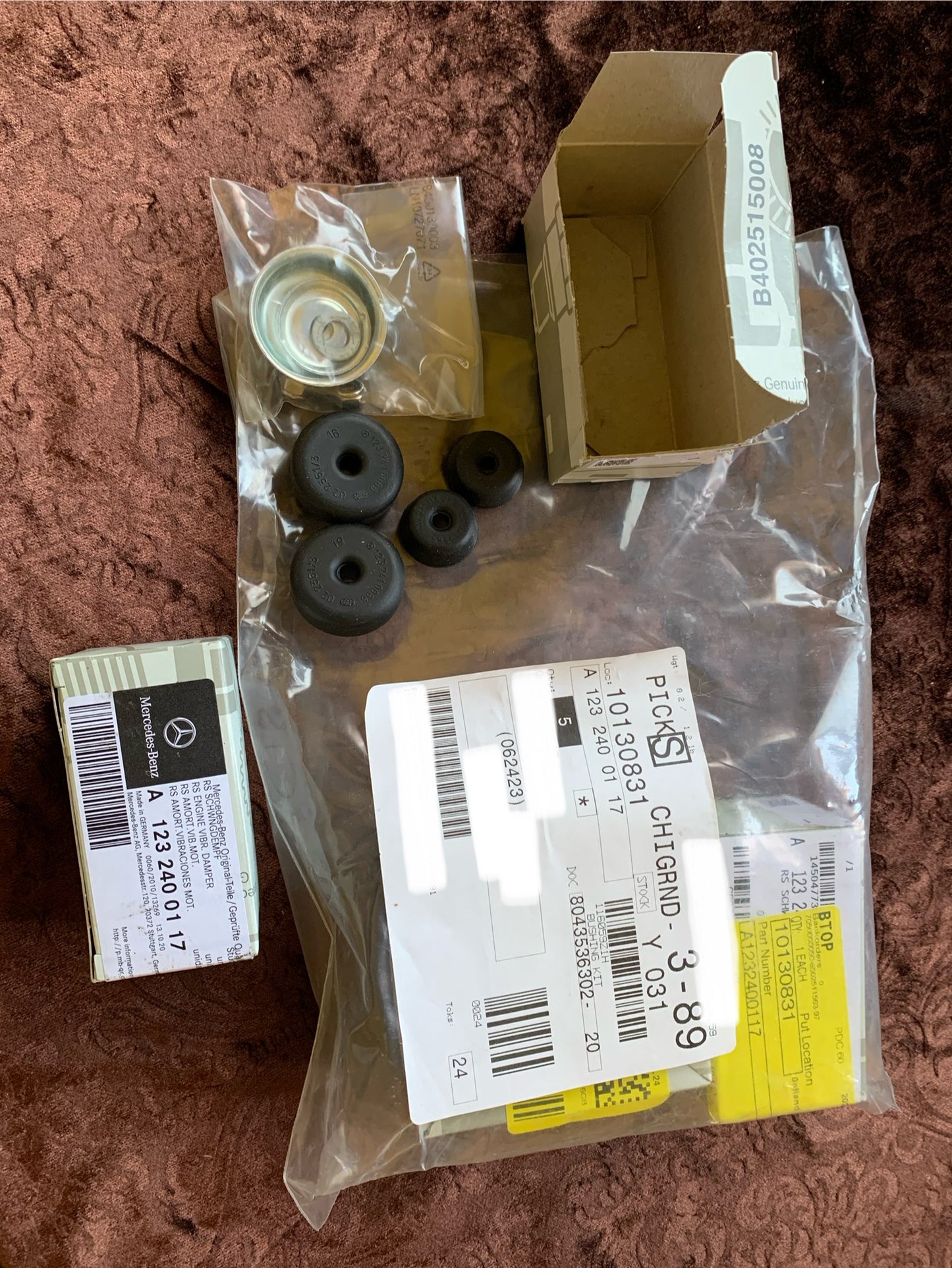 Mercedes-Benz Engine Shock Mounting Washer Kit - 1232400117